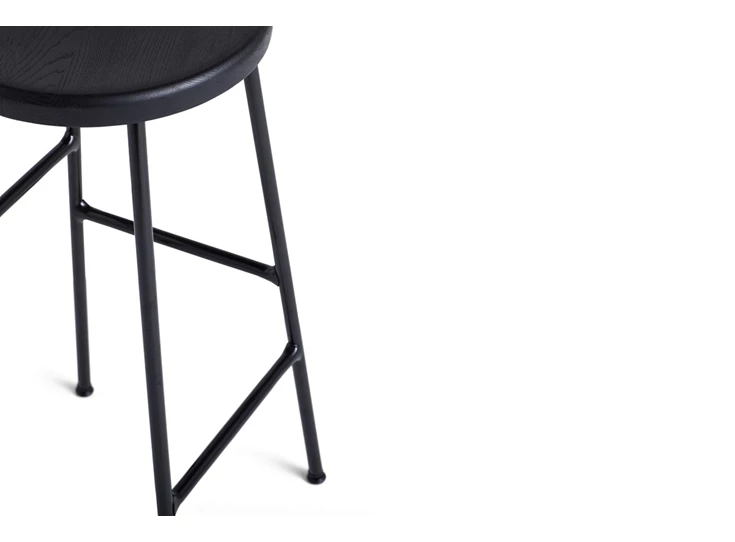 9303011009000-Cornet-Bar-Stool-H65-solid-oak-black-seat-black-steel-base-Detail-02