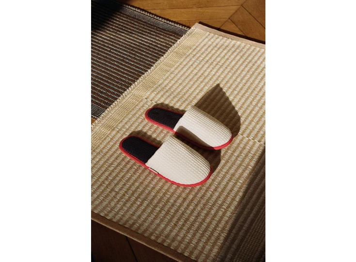 Waffle-Multi-Slippers-cream-multi-Tapis-Mat-off-white-and-lavender