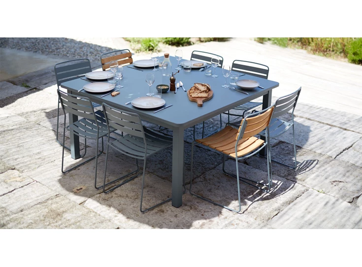 Collection-Craft-et-Surprising-de-Fermob-mobilier-de-jardin-metal