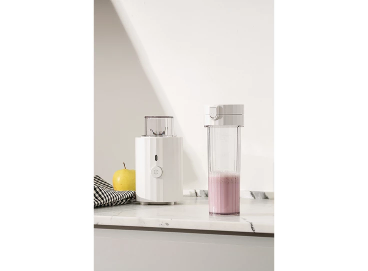 0002_MDL17 W_V_02_amb_2x3_A4_3500pxl.jpg