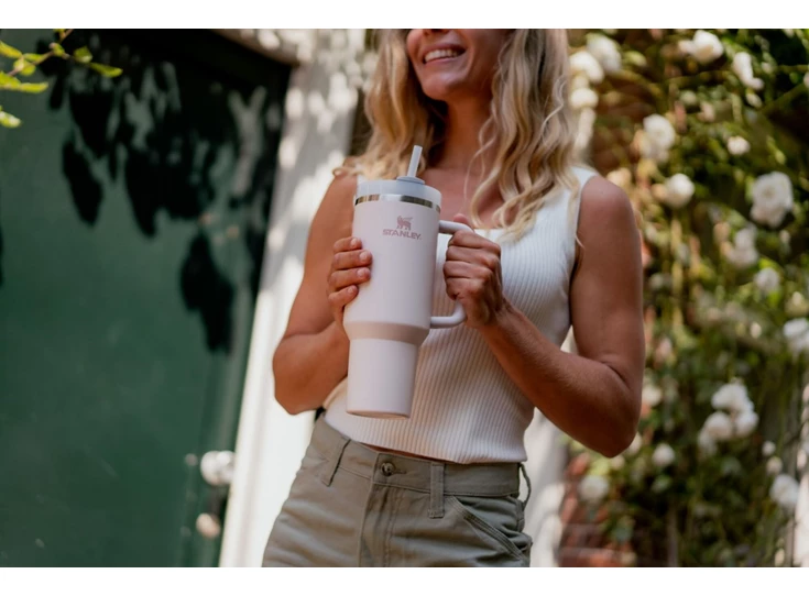 Tumbler 1.18L 40oz_Rose Quartz_Lifestyle_5.jpg