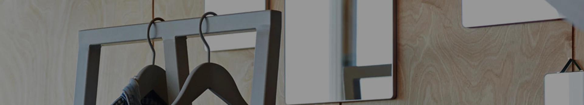Kleerhangers & kapstokken