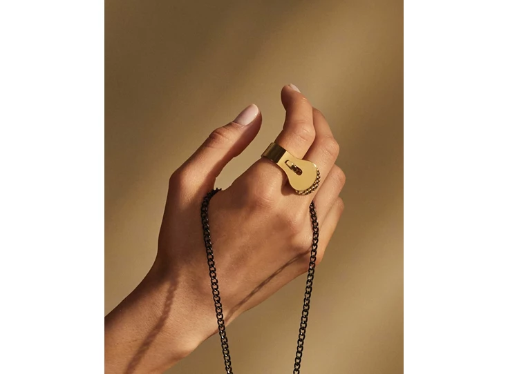 Alessi-Elena-Salmistraro-Trama-ring-12