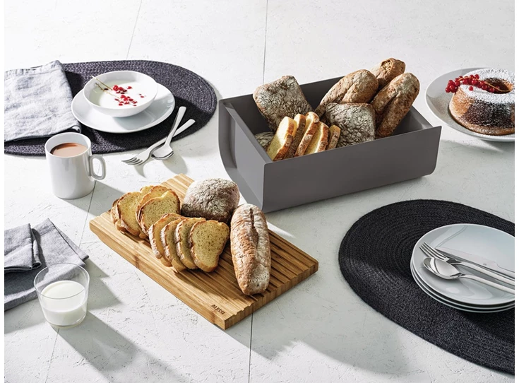 Alessi-Mattina-broodtrommel-met-snijplank-34x21x14cm-donkergrijs