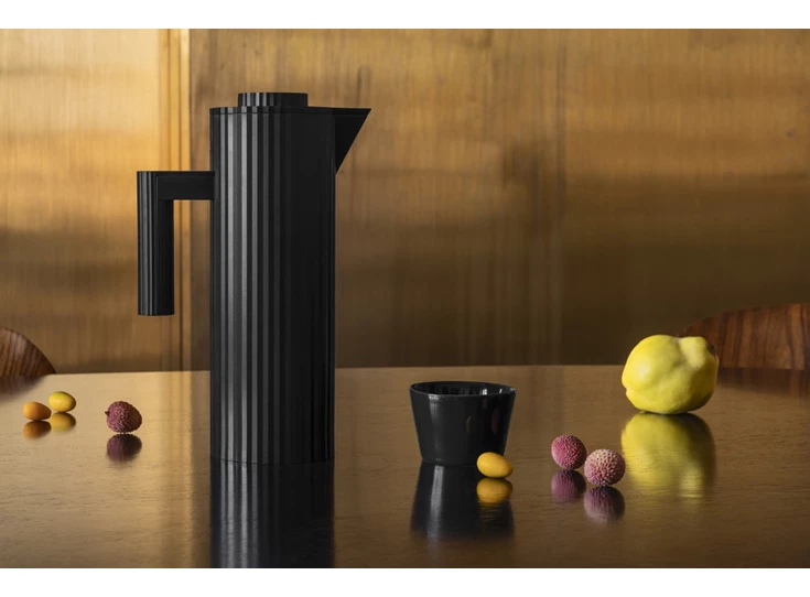 Alessi-Plisse-thermoskan-1L-zwart