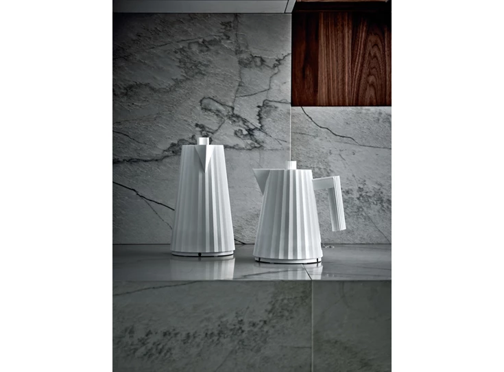 Alessi-Plisse-waterkoker-17L-wit