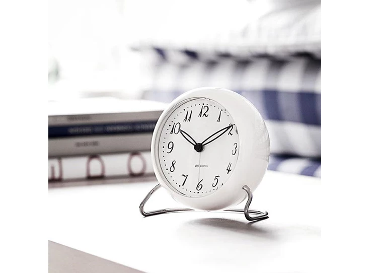 Arne-Jacobsen-table-clock-LK-white