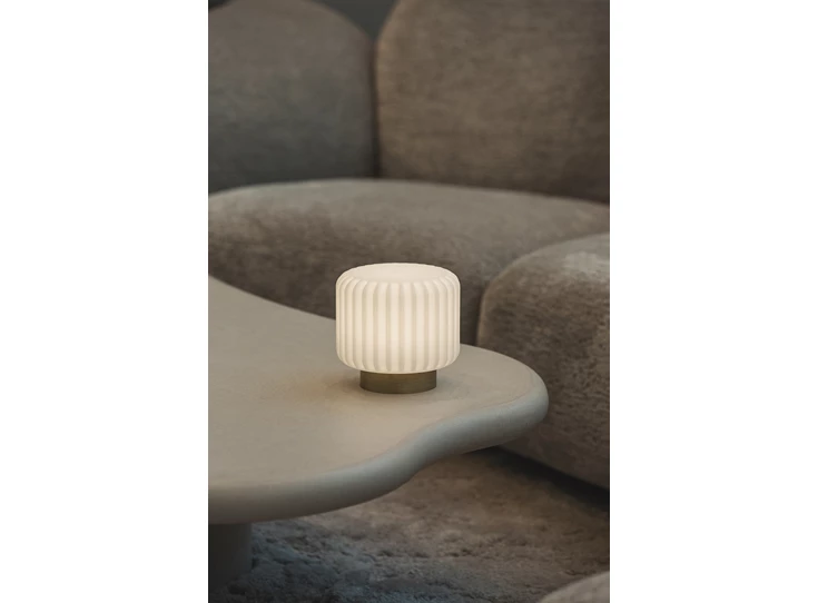 Atelier-Pierre-Dentelles-15-licht-met-USB-H15cm-D16cm-basis-goud