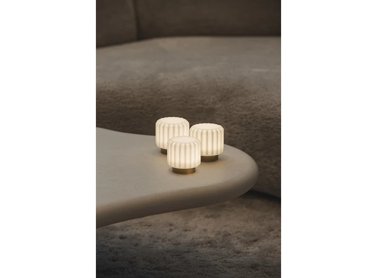 Atelier-Pierre-Dentelles-9-licht-met-USB-set-van-3-H9cm-D9cm-basis-goud