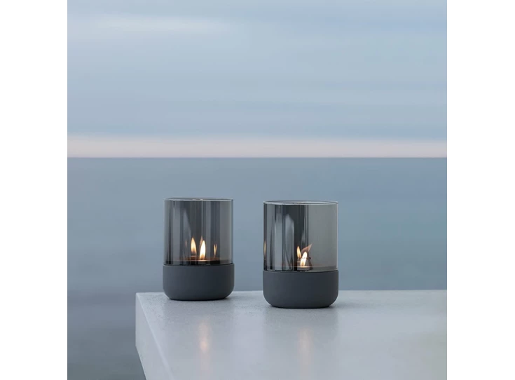 Blomus-Calma-theelicht-met-kaars-H14cm-D10cm-steel-gray-smoke