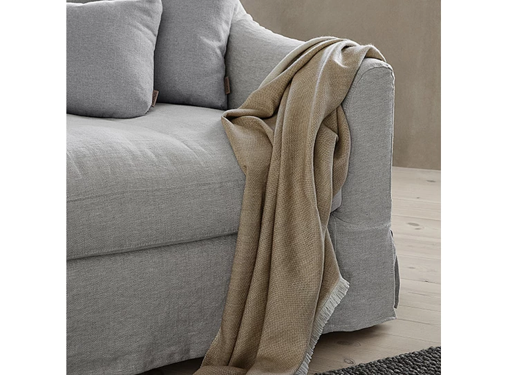 Blomus-Nea-plaid-130x180cm-mourning-dove