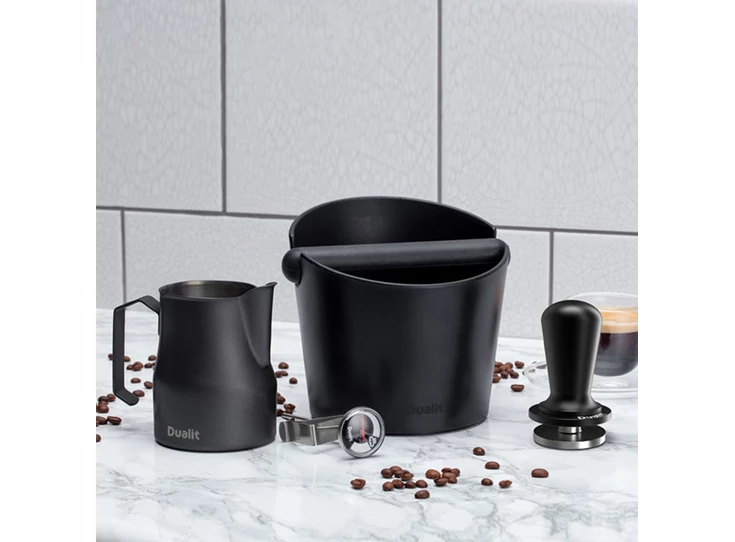 Dualit-Barista-Kit-melkopschuimkan-thermometer-knockbox-inox-tamper