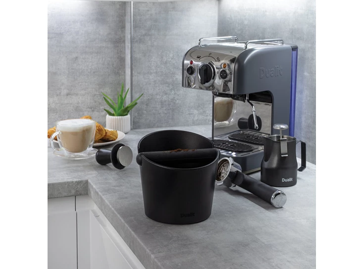 Dualit-Barista-Kit-melkopschuimkan-thermometer-knockbox-inox-tamper