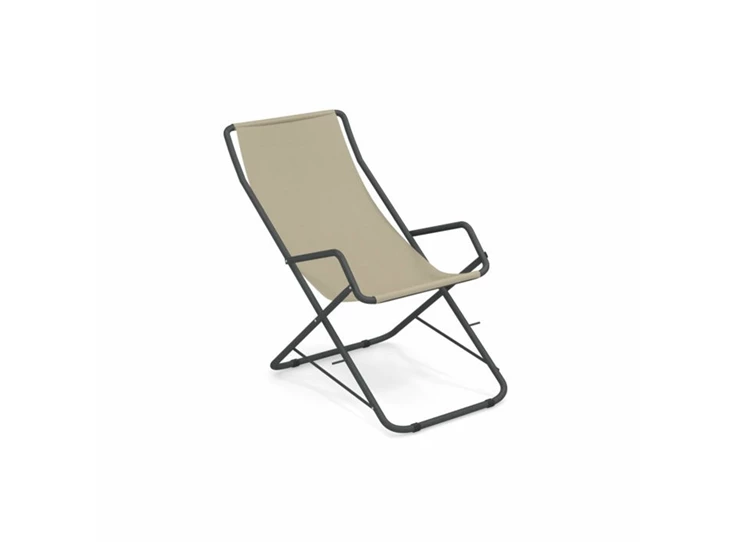 Emu-Bahama-ligstoel-antique-iron-frame-beige-fijn