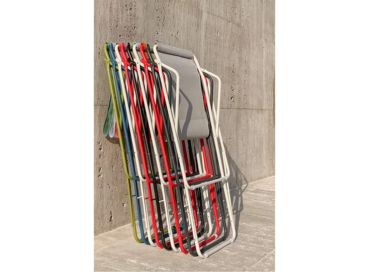 Emu-Bahama-ligstoel-antique-iron-frame-beige-fijn