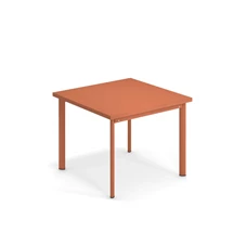 Emu-Star-tafel-90x90cm-maple-red