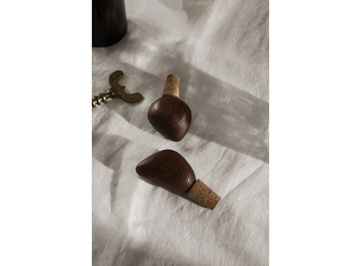 Ferm-Living-Cairn-wijnstopper-set-van-2-donkerbruin