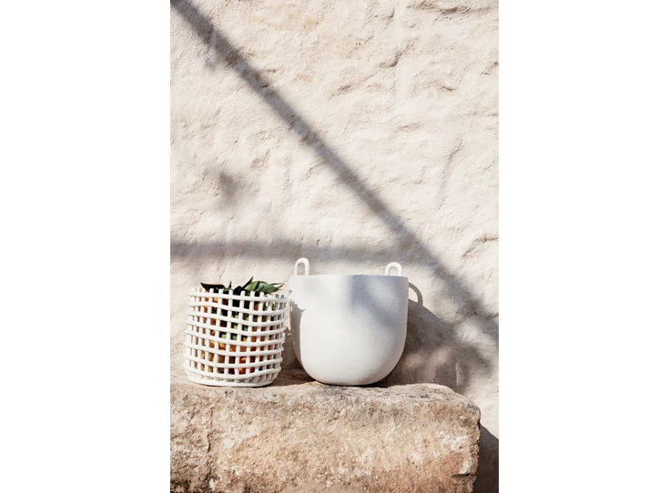 Ferm-Living-Ceramic-Basket-large-D235cm-H21cm-off-white