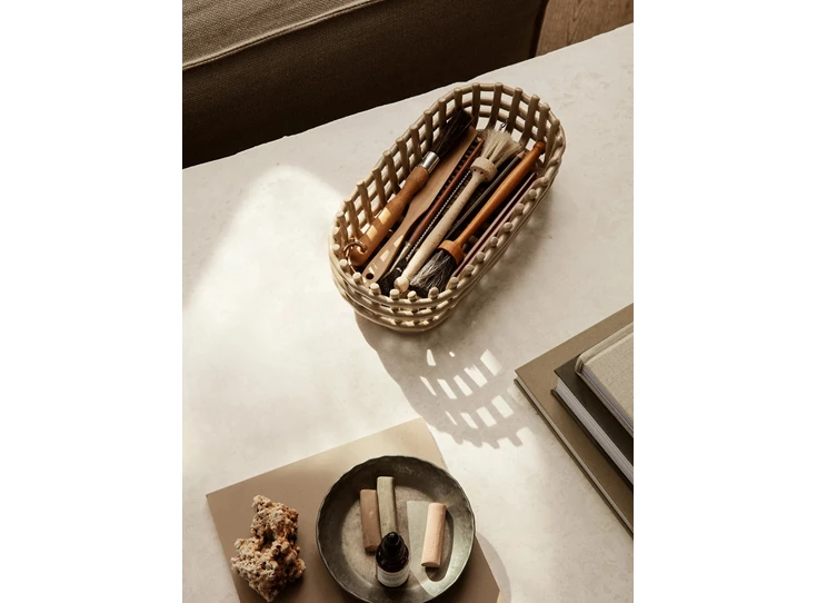 Ferm-Living-Ceramic-Basket-ovale-mand-schaal-30x15x85cm-cashmere