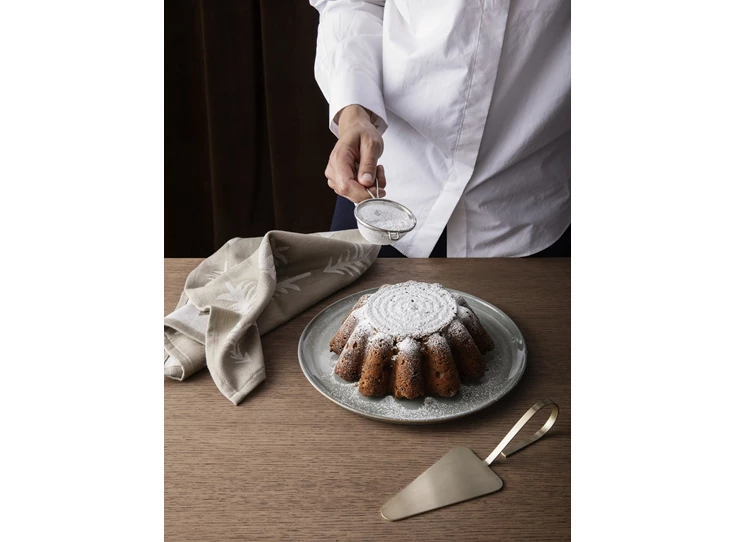 Ferm-Living-Fein-taartschep-22cm-brass