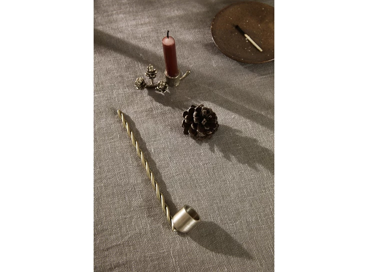 Ferm-Living-Twist-kaarsendover-brass