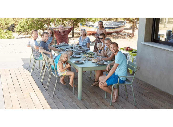 Collections-Ribambelle-et-Luxembourg-de-Fermob-mobilier-de-jardin-en-metal