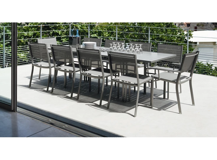Collection-Costa-Chaise-en-toile-et-table-de-jardin-a-rallonges