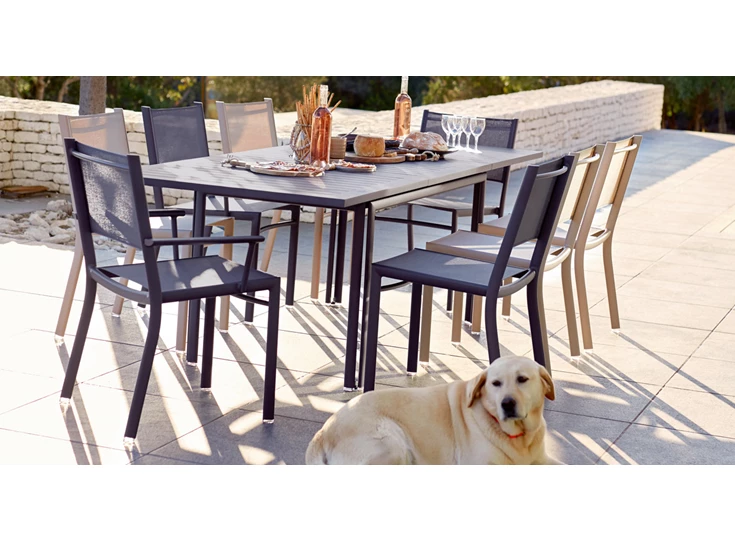 Collection-Costa-de-Fermob-mobilier-de-jardin-en-toile-et-metal