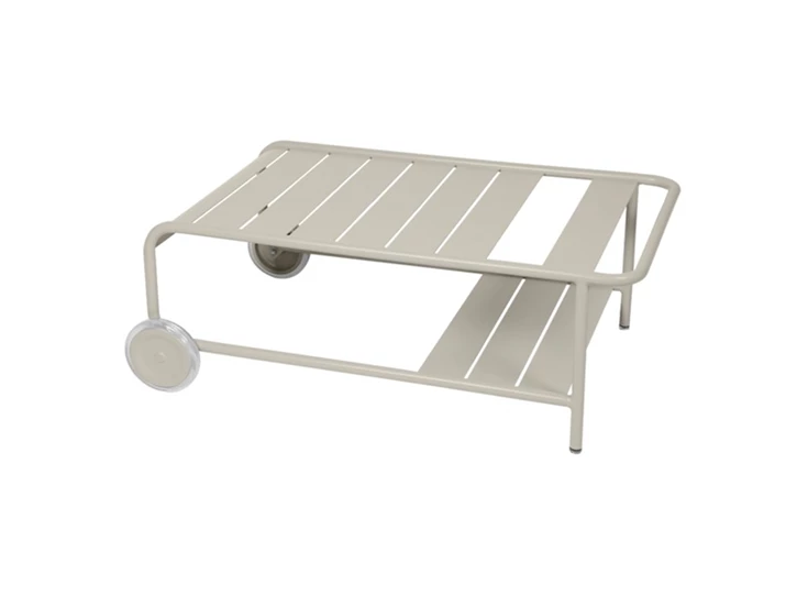 Fermob-Luxembourg-lage-tafel-met-2-wielen-105x72cm-H39cm-gris-argile