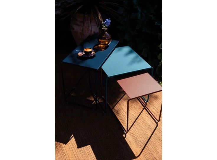 Fermob-Oulala-set-van-3-tafels-55x30cm-H40cm-40x40cm-H37cm-30x505cm-H34cm-crepscule-bleu-abysse-bleu