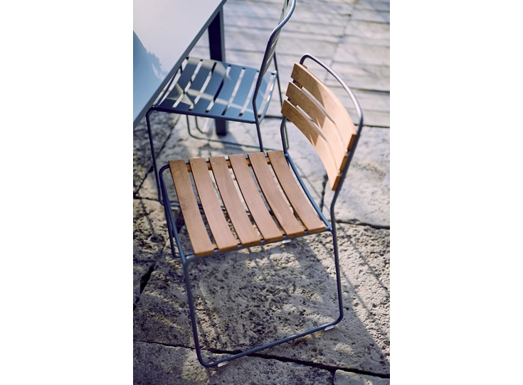 Fermob-Surprising-chaise-teck-vert-tilleul