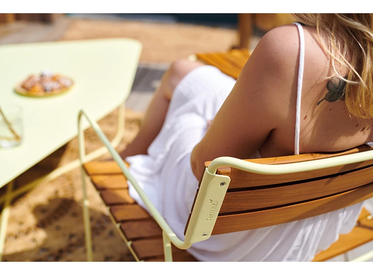 Fermob-Surprising-lage-stoel-teck-romarin