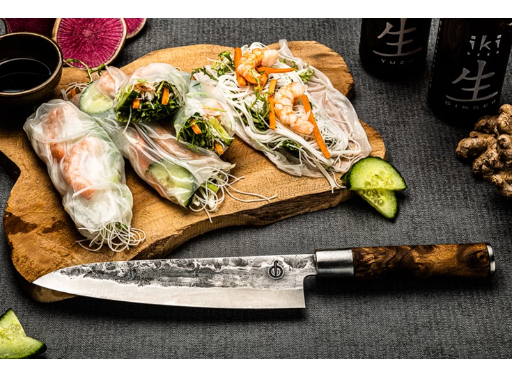 Forged-VG10-wortelhout-santokumes-14cm