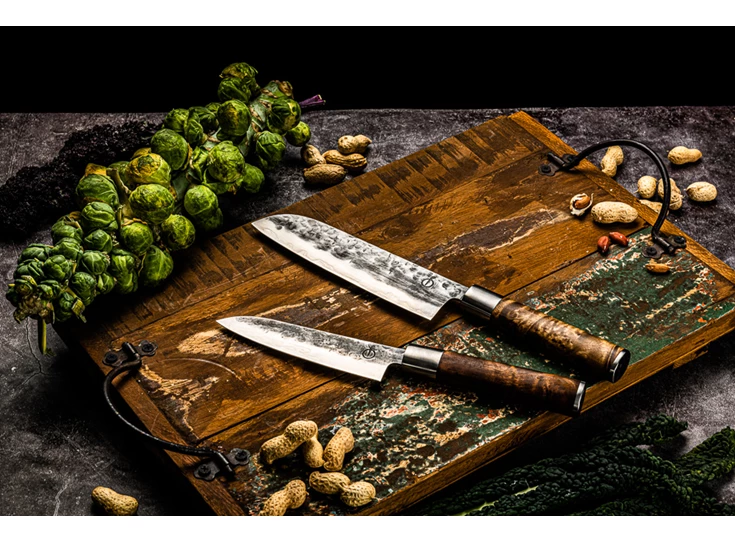 Forged-VG10-wortelhout-santokumes-14cm