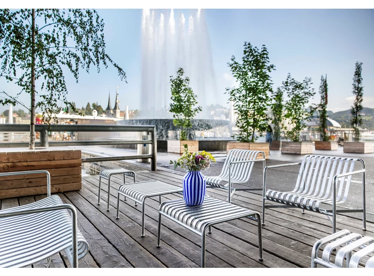 Hay-Palissade-ottoman-voetenbankje-hot-galvanised