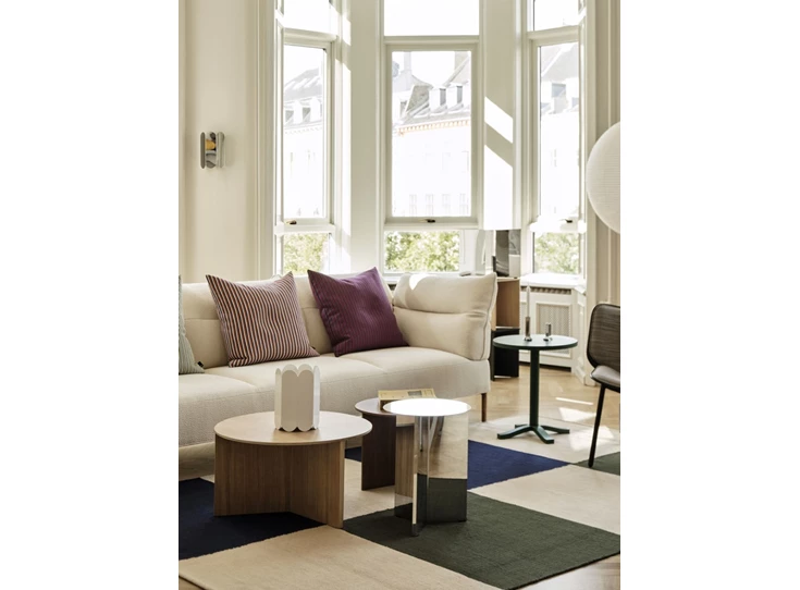 Hay-Slit-Round-bijzettafel-D35cm-H47cm-water-based-lacquered-walnut