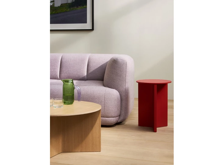 Hay-Slit-Round-bijzettafel-D35cm-H47cm-water-based-lacquered-walnut