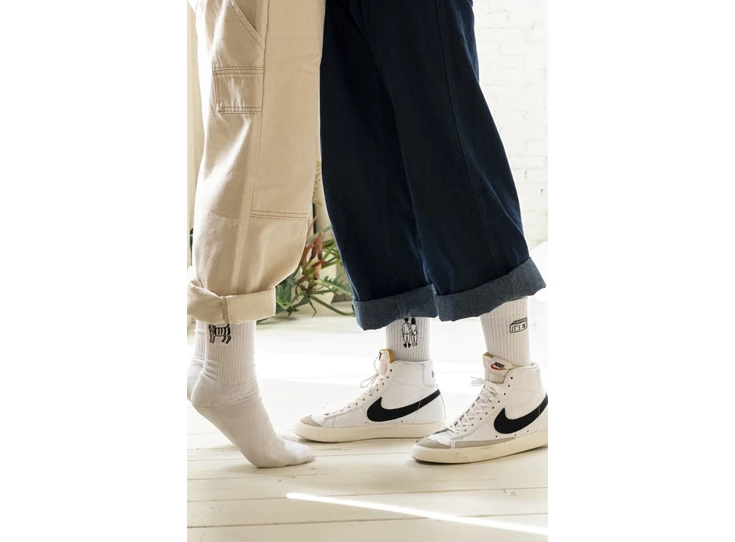 Helen-B-paar-gymsokken-maat-38-41-naked-couple-back