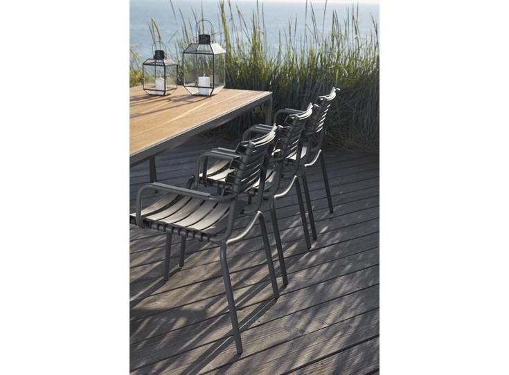 Houe-Four-tafel-210x90cm-frame-grey-aluminium-top-bamboo