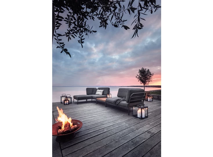 Houe-Level-eenzit-frame-powder-coated-grey-aluminium-kussen-sunbrella-sooty-grey-natte