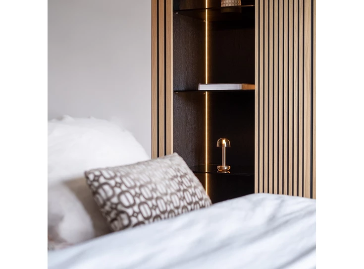 Humble-Two-Table-Light-goud-smoked-glas