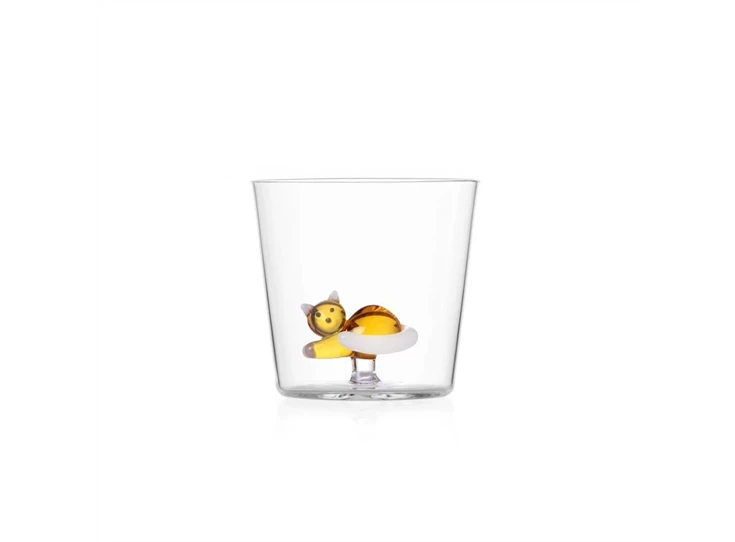 Ichendorf-Tabby-Cat-glas-liggende-poes-amber-met-staart-wit