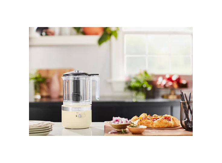 Kitchenaid-draadloze-chopper-5KFCB519-amandelwit