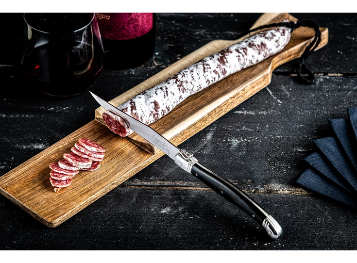 Laguiole-Style-de-Vie-giftset-worstplankje-acaciahout-zwart-mes