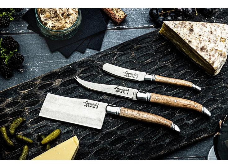 Laguiole-Style-de-Vie-luxe-kaasmessenset-3dlg-eikenhout