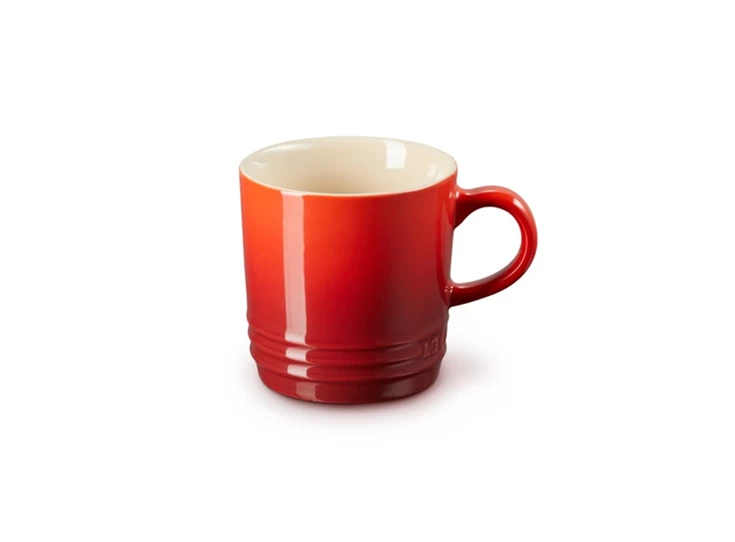 Le-Creuset-aardewerk-koffiebeker-02L-kersenrood