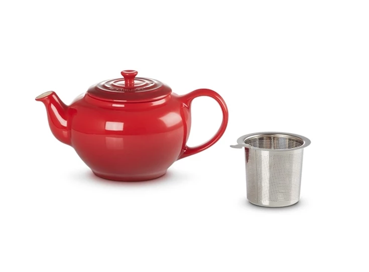 Le-Creuset-aardewerk-theepot-met-inox-filter-13L-kersenrood