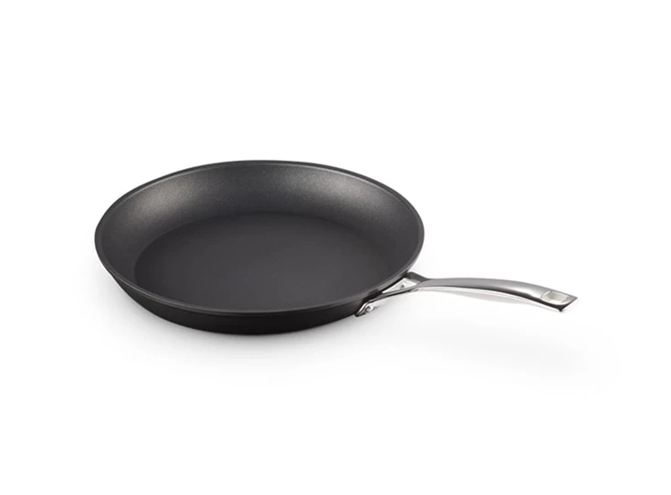 Le-Creuset-anti-aanbak-bakpan-30cm