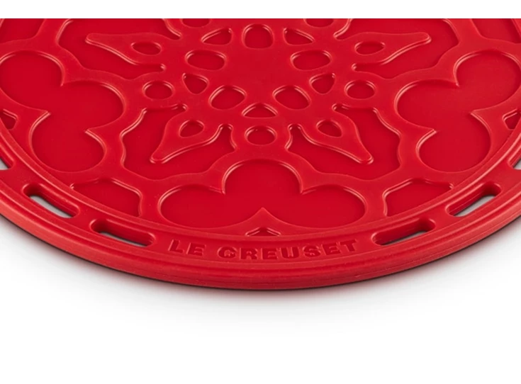 Le-Creuset-potonderzetterpannenlap-XL-kersenrood