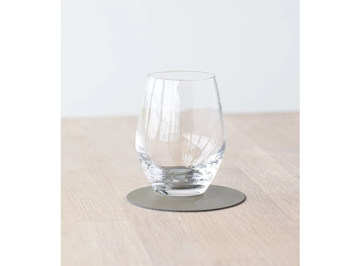 Lind-Serene-glasonderzetter-rond-moss